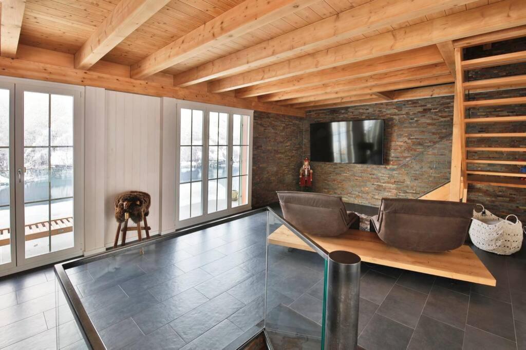 Exklusives Chalet Mit Traumhafter See- Und Bergsicht Зелисберг Экстерьер фото
